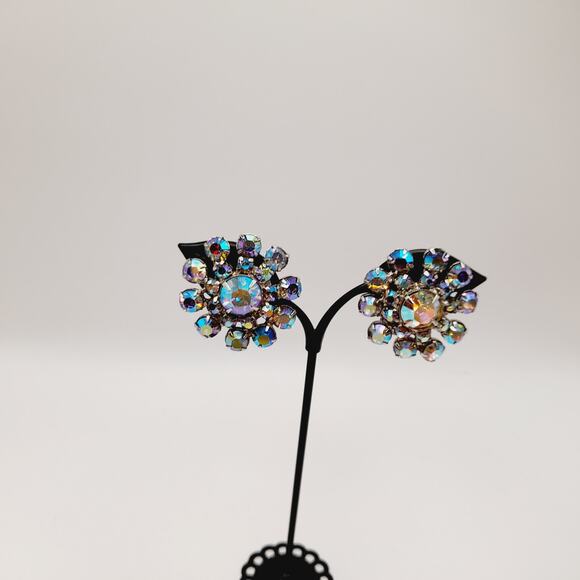 Vintage 1950s Aurora Borealis Rhinestone Flower Clip Earrings 1.25” - Picture 6 of 11